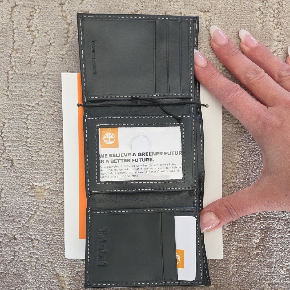 NWT Timberland Black Leather Tri-Fold Wallet - Picture 2 of 6